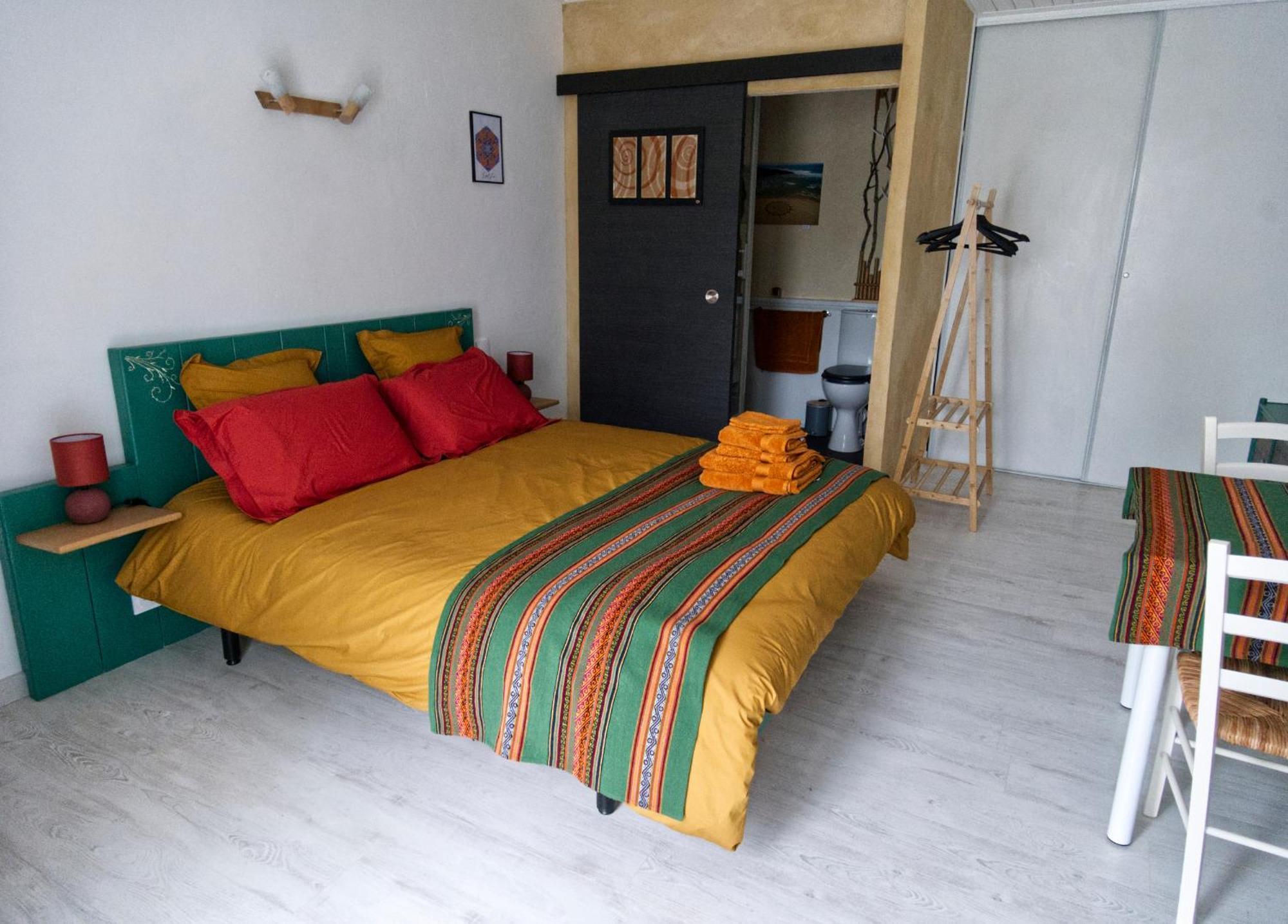 Esprit Zen Bed and Breakfast LʼAiguillon-sur-Vie Exteriör bild